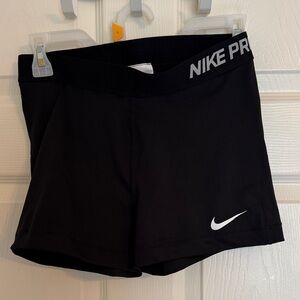 Nike pro women’s black athletic shorts size large